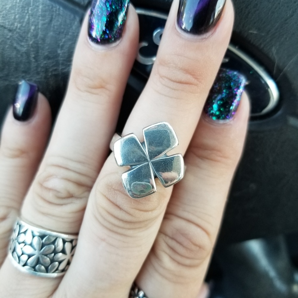 James Avery Retired Four Leaf Clover Ring
